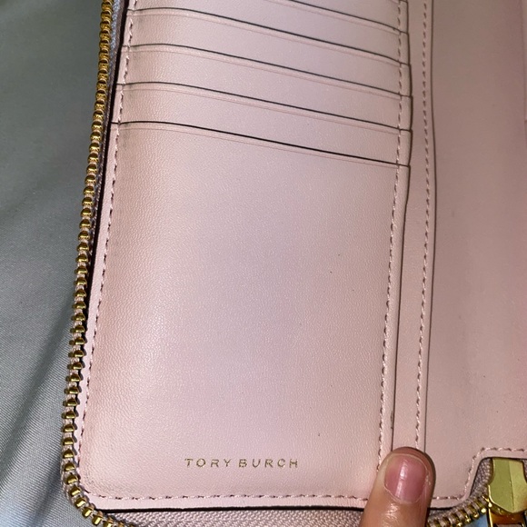 Tory Burch Large Wallet - Picture 5 of 7